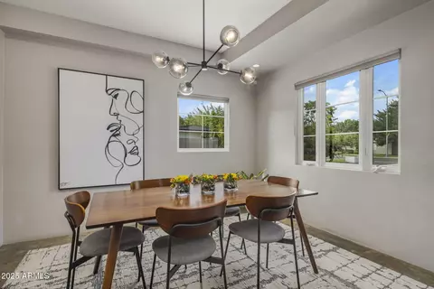 Dining - 219 E Oregon Ave, Phoenix, AZ 85012 photo 1 of 1