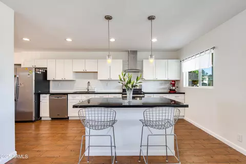 Kitchen - 3313 N 43rd Pl, Phoenix, AZ 85018 photo 1 of 2