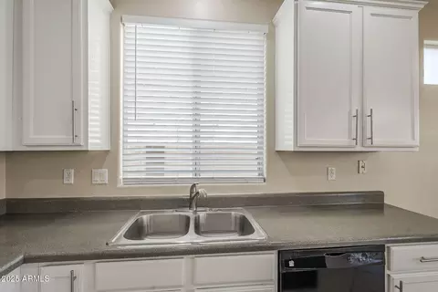 Kitchen - 1224 E Julian Dr, Gilbert, AZ 85295 photo 5 of 7