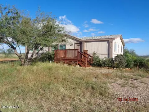 8643 E Wintergreen Ln, Hereford, AZ 85615