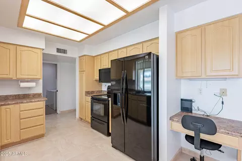 Kitchen - 8147 E Lakeview Ave, Mesa, AZ 85209 photo 6 of 6