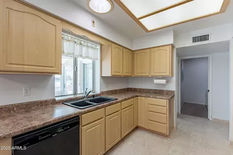 Kitchen - 8147 E Lakeview Ave, Mesa, AZ 85209 photo 5 of 6