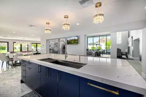 Kitchen - 5404 N 41st St, Phoenix, AZ 85018 photo 4 of 4