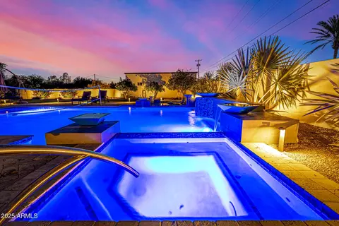 Exterior - 5404 N 41st St, Phoenix, AZ 85018 photo 6 of 10