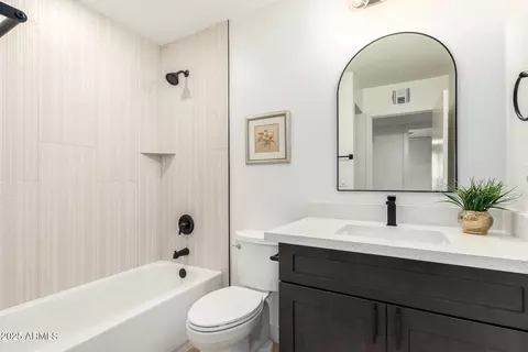 Bath - 2415 E Jacinto Ave, Mesa, AZ 85204 photo 2 of 2