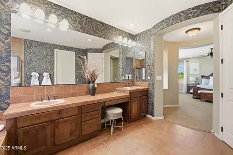 Bath - 3128 E Blue Sage Ct, Gilbert, AZ 85297 photo 5 of 6