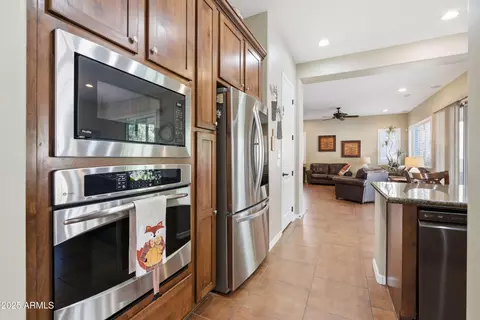 Kitchen - 3128 E Blue Sage Ct, Gilbert, AZ 85297 photo 7 of 8