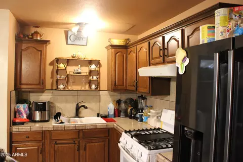 Kitchen - 5254 S 38th Dr, Phoenix, AZ 85041 photo 1 of 2