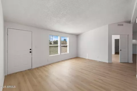 Living - 20772 E Stagecoach Trl, Mayer, AZ 86333 photo 1 of 7