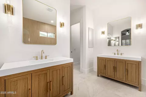 Bath - 10334 E Radiant Ave, Mesa, AZ 85212 photo 3 of 5