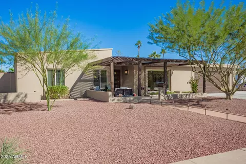 Exterior - 2432 E Cochise Rd, Phoenix, AZ 85028 photo 6 of 9