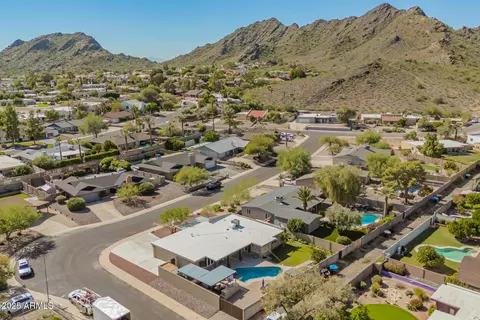 View/Area - 2432 E Cochise Rd, Phoenix, AZ 85028 photo 2 of 4