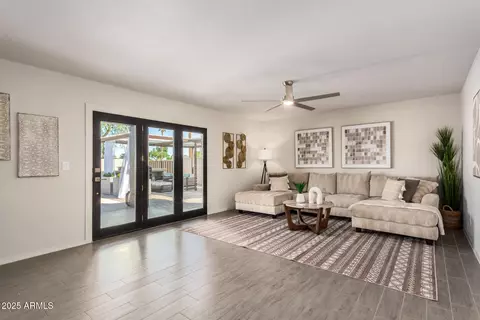 Living - 2432 E Cochise Rd, Phoenix, AZ 85028 photo 4 of 4