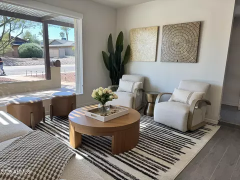 Living - 2432 E Cochise Rd, Phoenix, AZ 85028 photo 2 of 4
