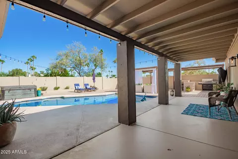 Exterior - 2432 E Cochise Rd, Phoenix, AZ 85028 photo 7 of 9