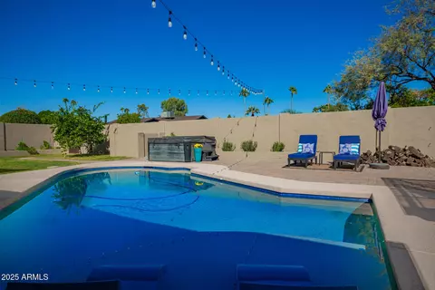 Exterior - 2432 E Cochise Rd, Phoenix, AZ 85028 photo 8 of 9