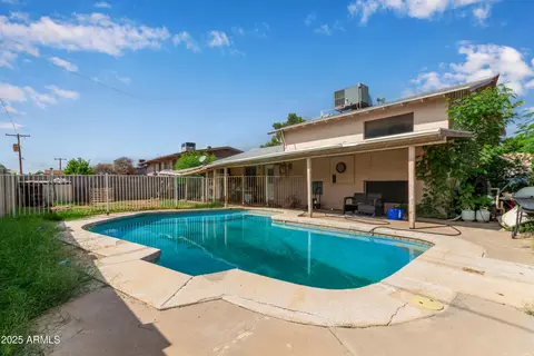 4529 W Berridge Ln, Glendale, AZ 85301