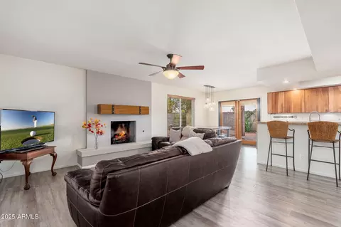4001 E Cannon Dr, Phoenix, AZ 85028 photo 4