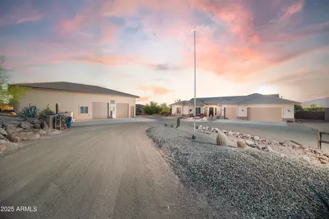 1532 N Roadrunner Rd, Apache Junction, AZ 85119