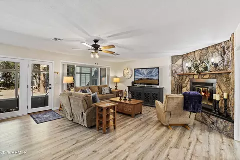 Living - 1102 E Cedar Ln, Payson, AZ 85541 photo 1 of 2
