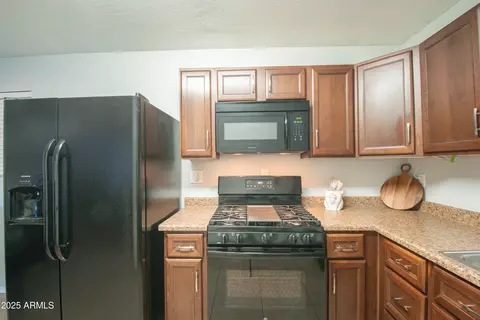 Kitchen - 8707 E Butte St, Mesa, AZ 85207 photo 3 of 3
