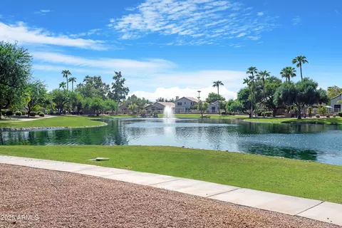 View/Area - 1938 E Brentrup Dr, Tempe, AZ 85283 photo 13 of 14