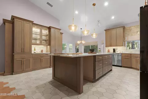Kitchen - 1938 E Brentrup Dr, Tempe, AZ 85283 photo 4 of 8