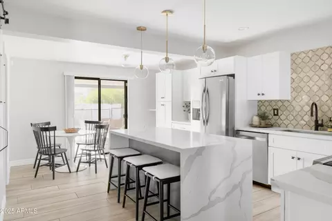 Kitchen - 2043 E Clarendon Ave, Phoenix, AZ 85016 photo 1 of 5