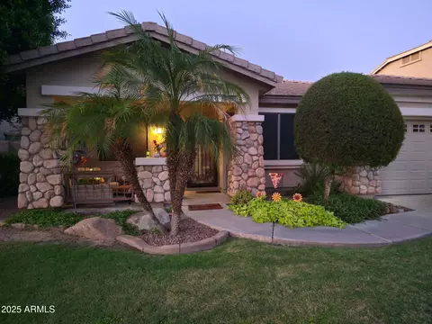 8764 W Gardenia Ave, Glendale, AZ 85305