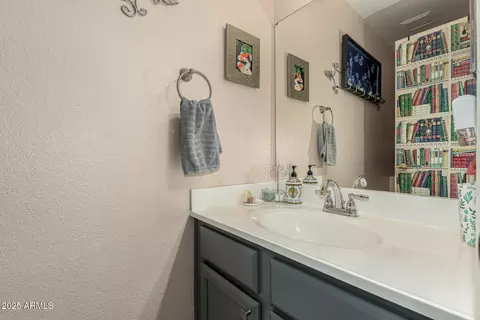 Bath - 4334 E Chuckwalla Cyn, Phoenix, AZ 85044 photo 2 of 3