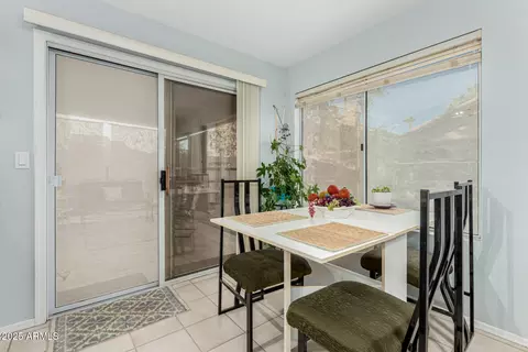 Dining - 4334 E Chuckwalla Cyn, Phoenix, AZ 85044 photo 2 of 2