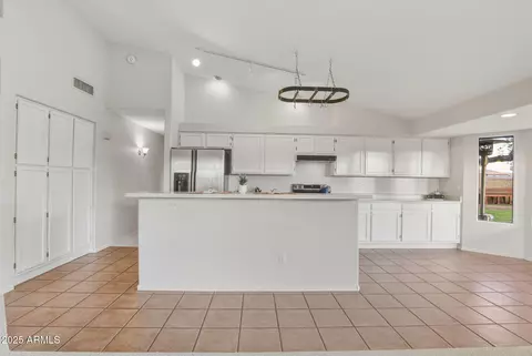 Kitchen - 4363 E Danbury Rd, Phoenix, AZ 85032 photo 1 of 9