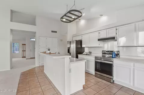 Kitchen - 4363 E Danbury Rd, Phoenix, AZ 85032 photo 6 of 9