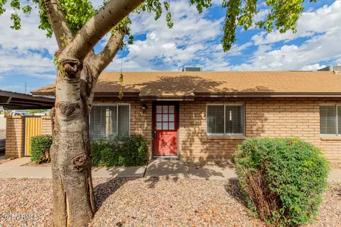 6406 S Lakeshore Dr #D, Tempe, AZ 85283