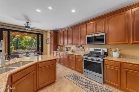 11263 E Savannah Ave, Mesa, AZ 85212 photo 2