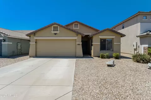 2033 W Green Tree Dr, San Tan Valley, AZ 85142