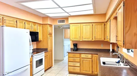 Kitchen - 8162 E Neville Ave, Mesa, AZ 85209 photo 3 of 4