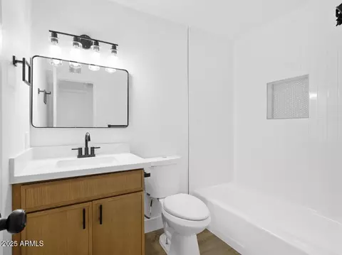 Bath - 925 E 7th Dr, Mesa, AZ 85204 photo 1 of 2