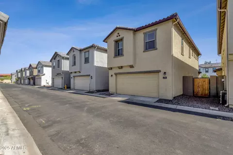 Exterior - 1708 S 83rd Way, Mesa, AZ 85209 photo 5 of 8
