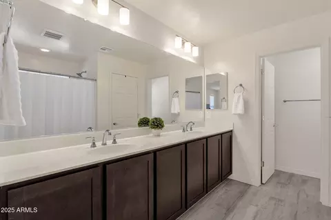Bath - 1708 S 83rd Way, Mesa, AZ 85209 photo 3 of 4