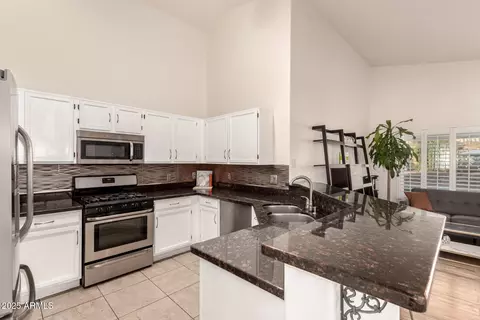 Kitchen - 4348 E Coolbrook Ave, Phoenix, AZ 85032 photo 2 of 5