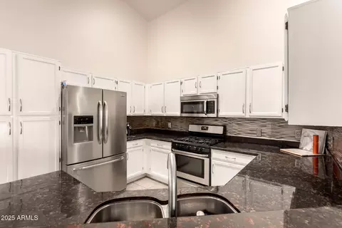 Kitchen - 4348 E Coolbrook Ave, Phoenix, AZ 85032 photo 5 of 5
