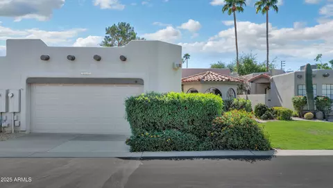 4009 E Round Hill Dr, Phoenix, AZ 85028