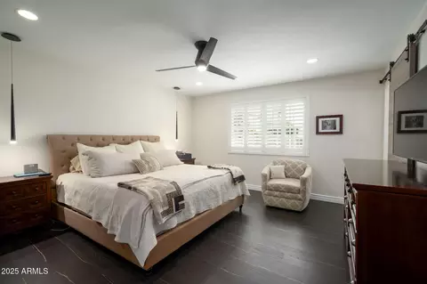 Bedroom - 811 W Linger Ln, Phoenix, AZ 85021 photo 1 of 3