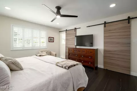 Bedroom - 811 W Linger Ln, Phoenix, AZ 85021 photo 2 of 3