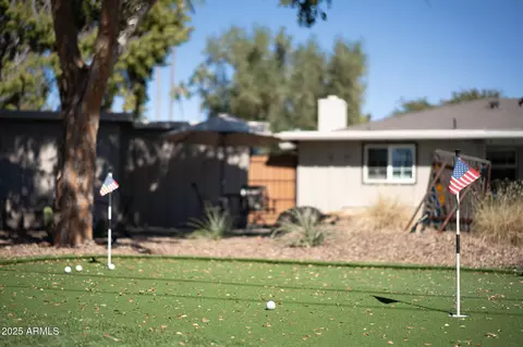 Exterior - 811 W Linger Ln, Phoenix, AZ 85021 photo 3 of 6