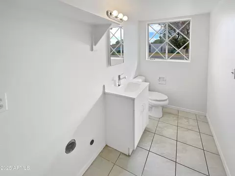 Bath - 3646 E Arcadia Ave, Mesa, AZ 85206 photo 1 of 3