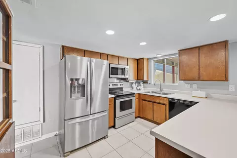 Kitchen - 6545 E Heather Dr, Mesa, AZ 85215 photo 2 of 5