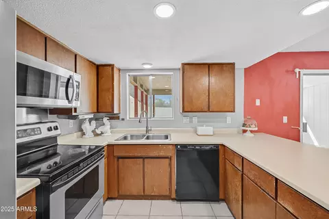 Kitchen - 6545 E Heather Dr, Mesa, AZ 85215 photo 3 of 5