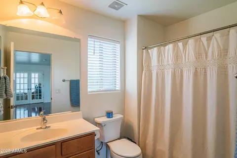 Bath - 2831 E Jj Ranch Rd, Phoenix, AZ 85024 photo 4 of 4